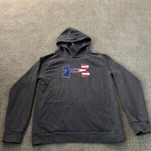 Boys gray Under Armour hoodie American Flag pattern size xl